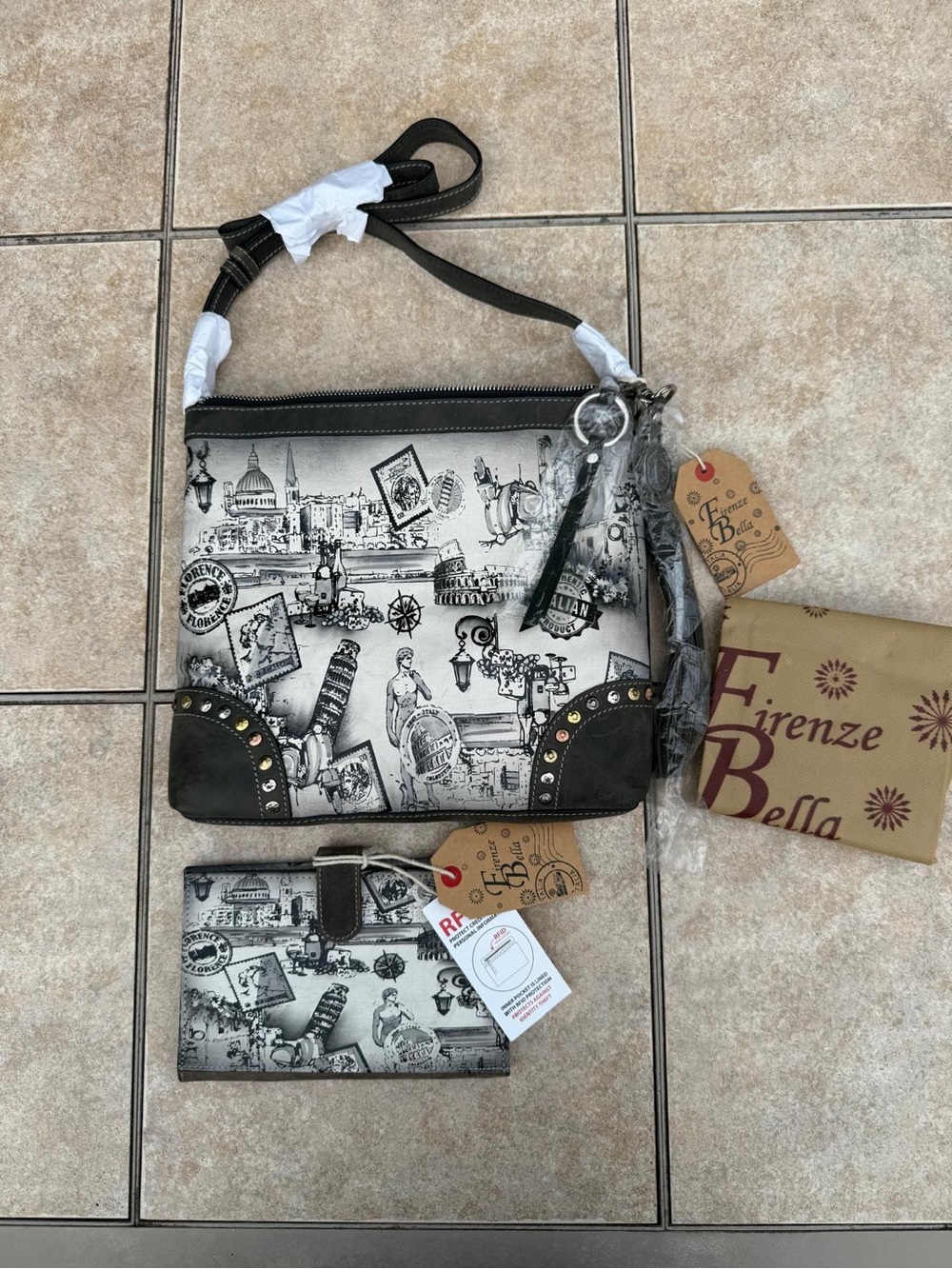 NWT Firenze Bella Black & White Italian-landmark print Crossbody and wallet